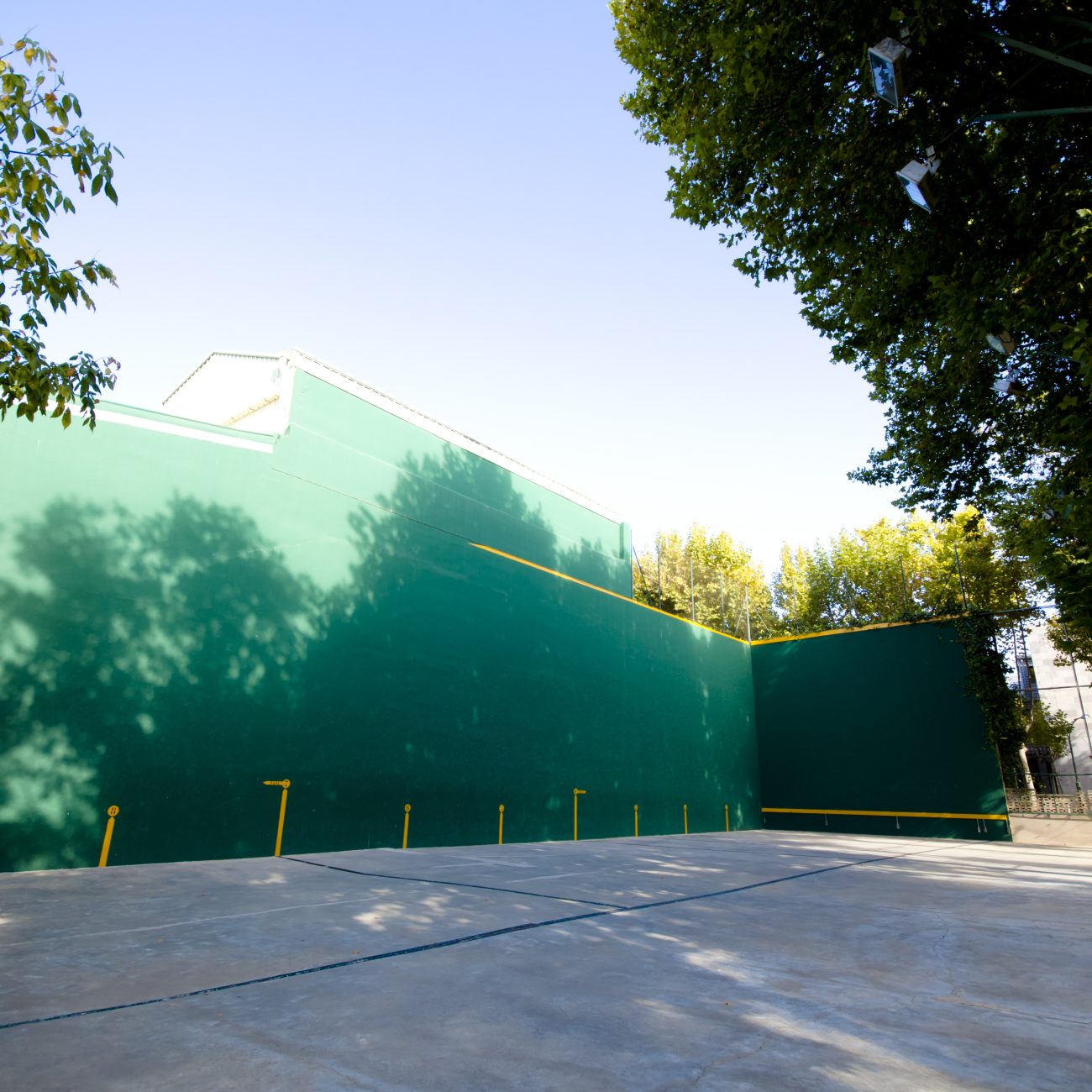 fronton descubierto zaragoza