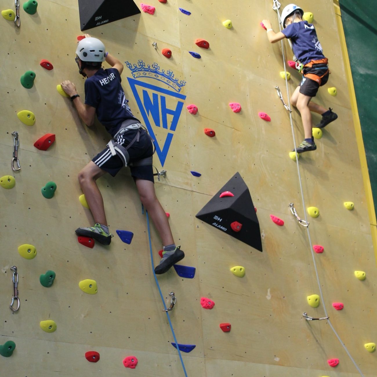 Clases de Escalada para niños en Zaragoza - C. N. Helios