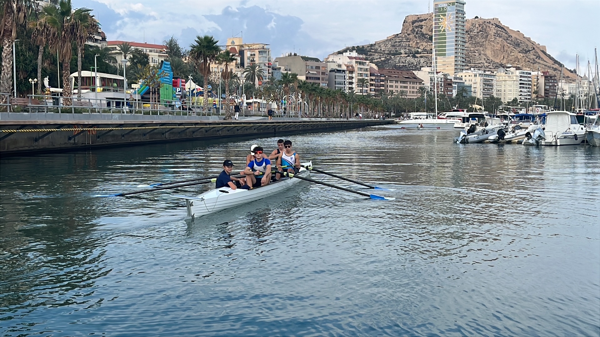 Remeros del Centro Natación Helios