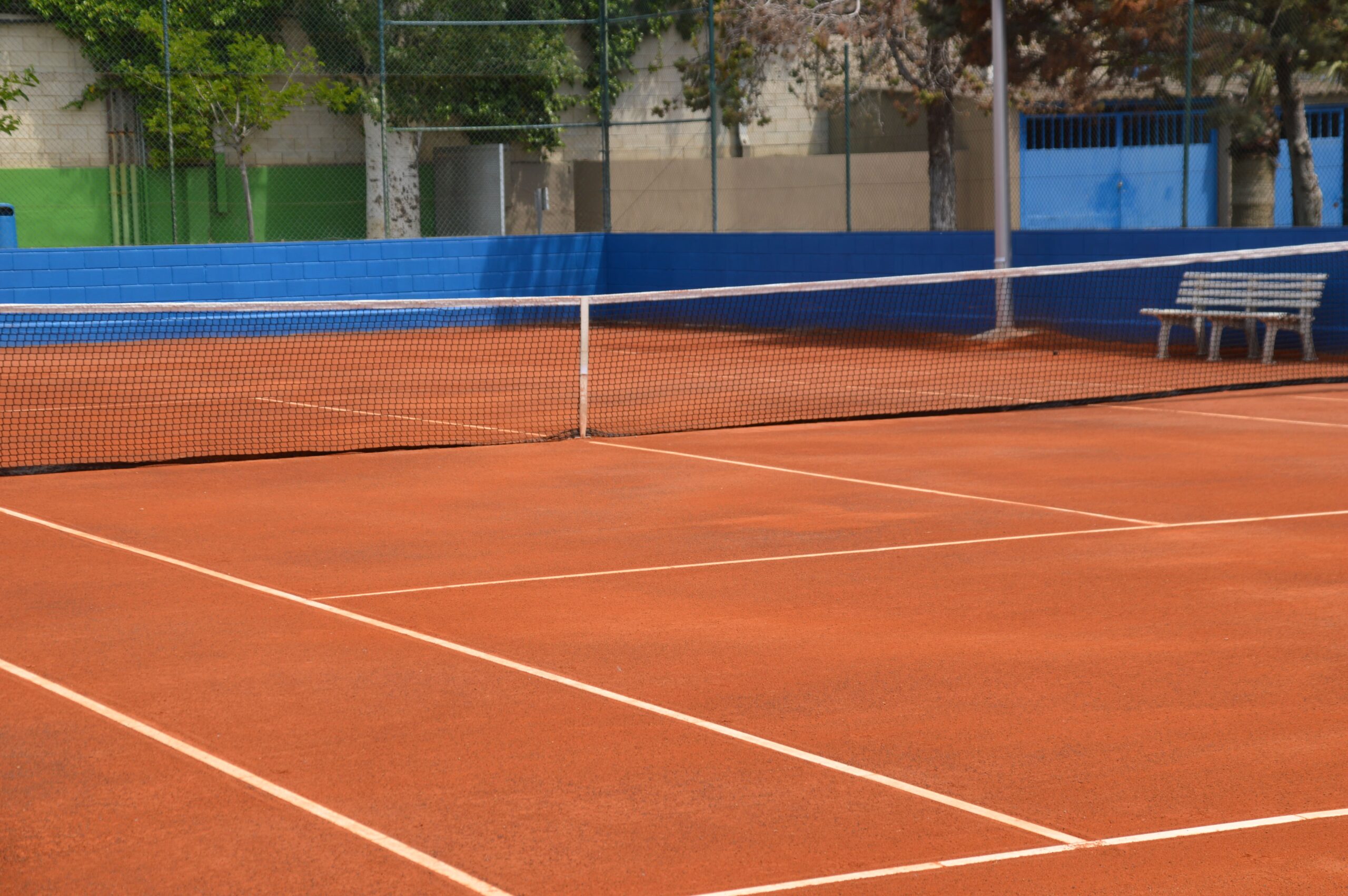 Pista de tenis batida CN Helios (3)