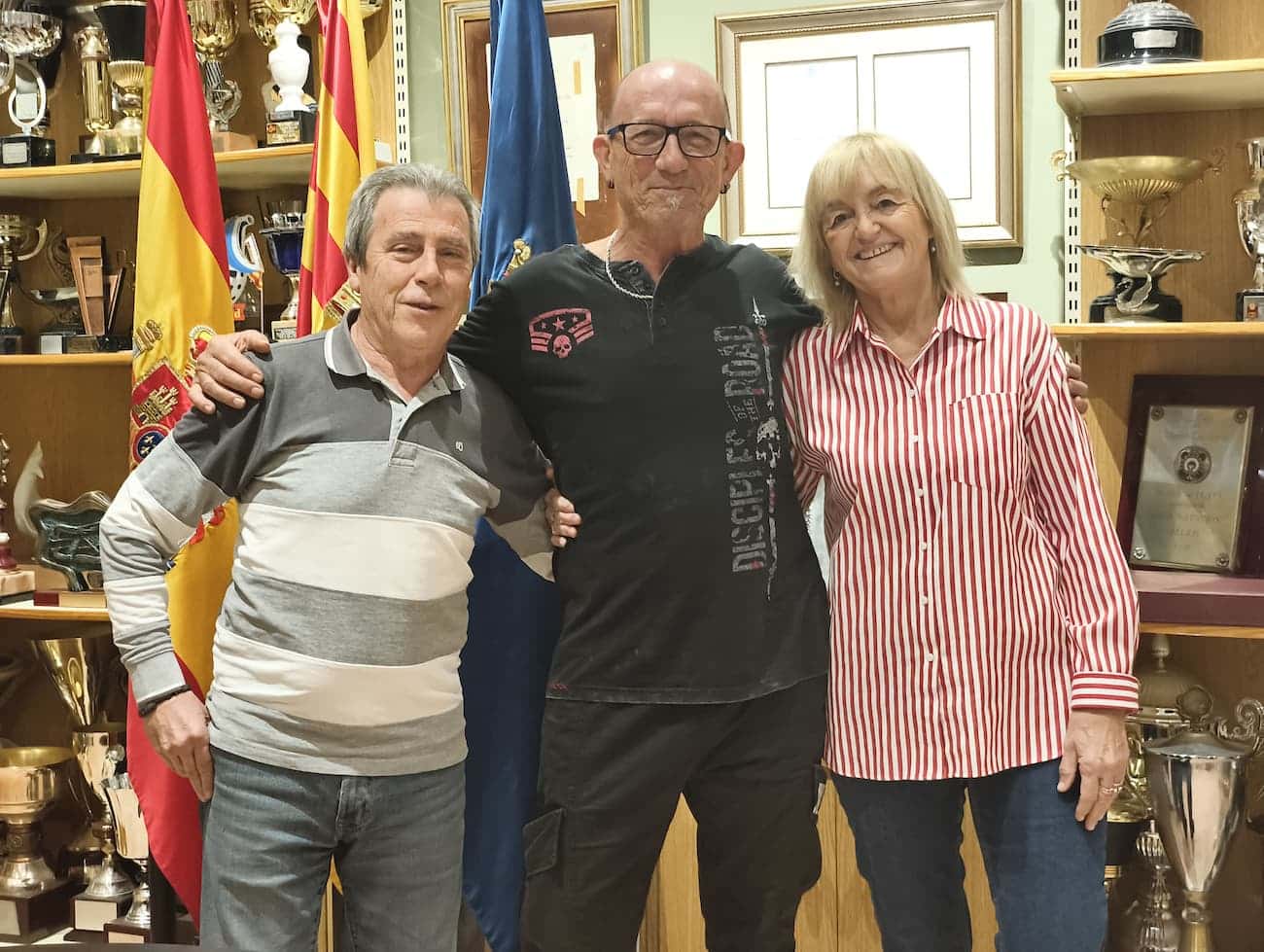 Eduardo Gil con el presidente Francisco E. Vicente y la vicepresidenta social Julia Nuez